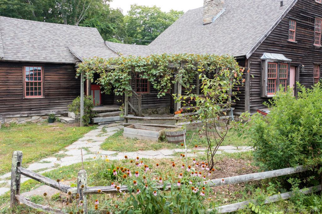 Clinton, Connecticut, 06413, United States, 4 Bedrooms Bedrooms, ,2 BathroomsBathrooms,Residential,For Sale,1998162