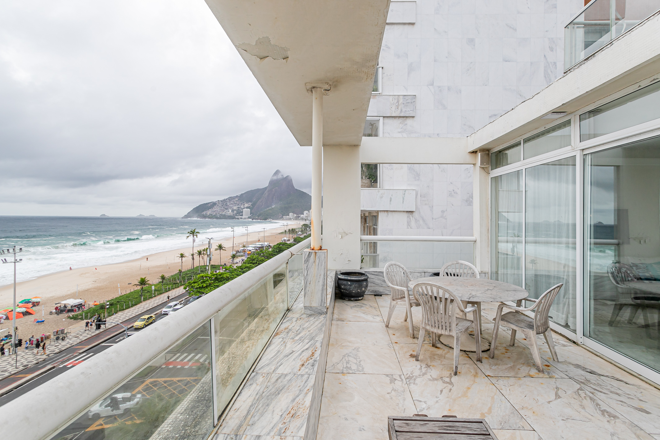  Linear apartment with breathtaking ocean views in prime Ipanema location - 物件實景
