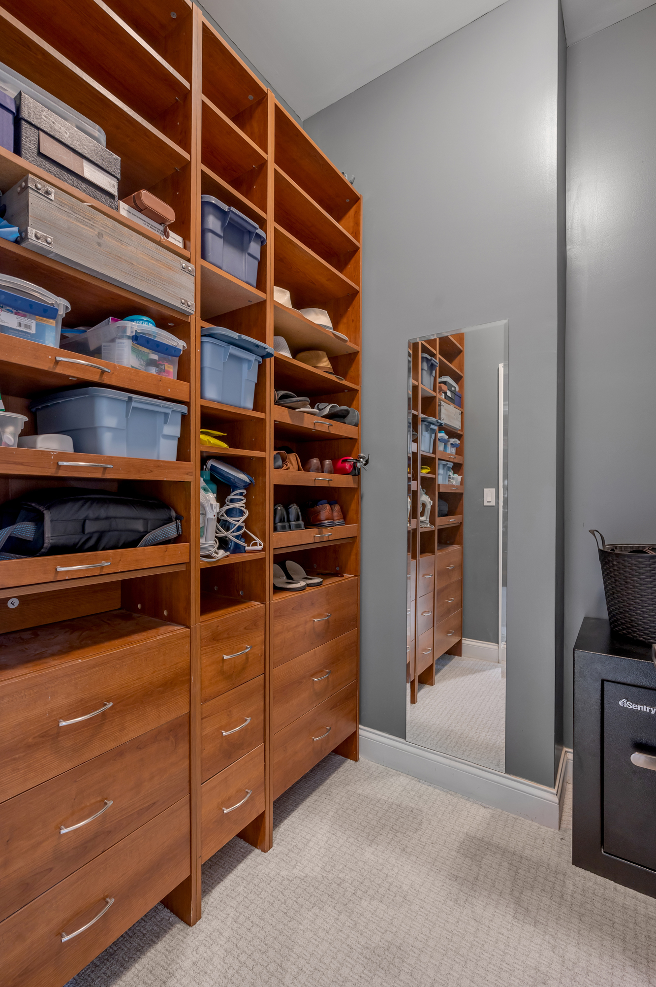  315 Whispering Brook Drive - 物件實景