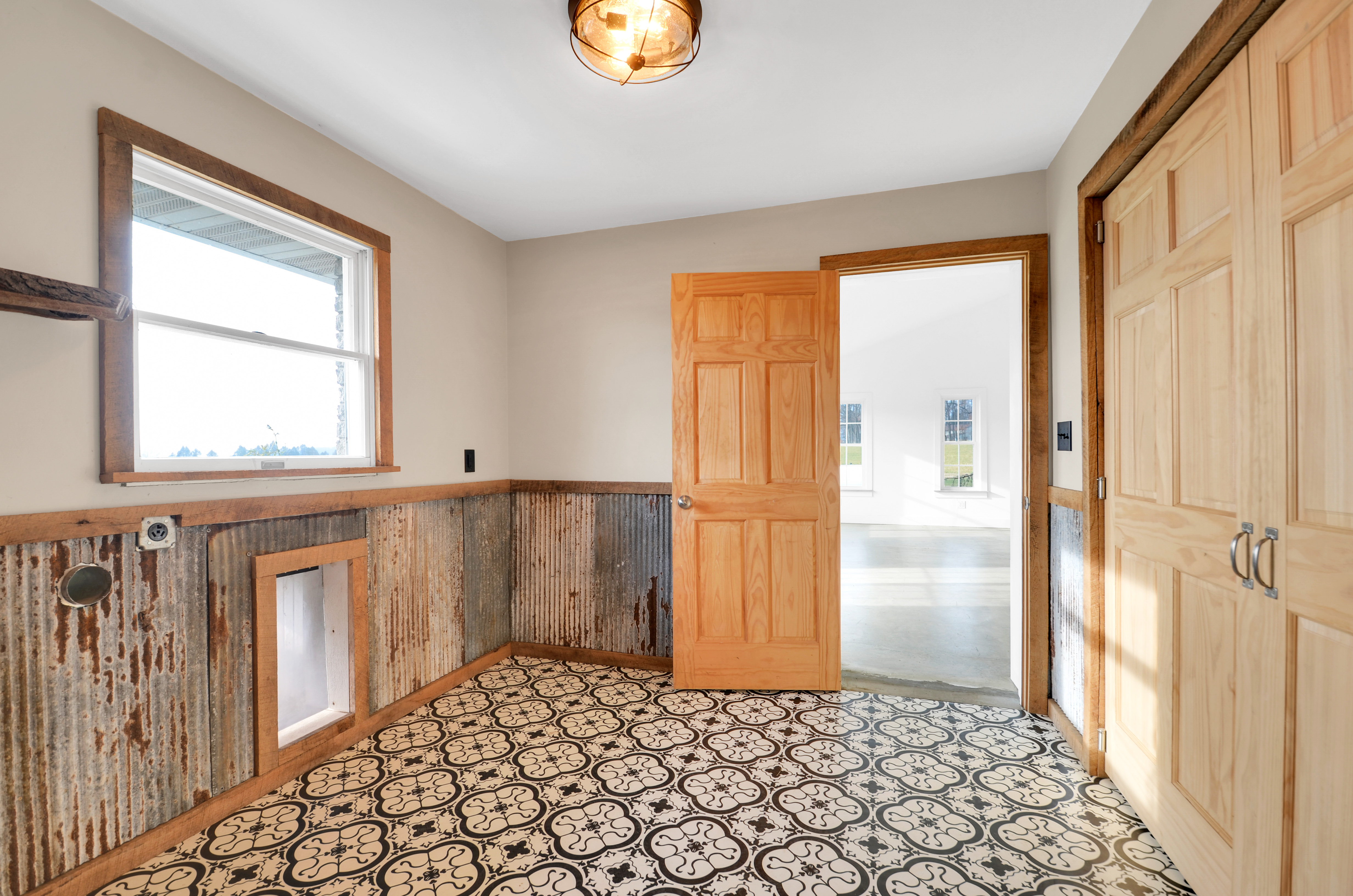 Reading, Pennsylvania, 19606, United States, 4 Bedrooms Bedrooms, ,3 BathroomsBathrooms,Residential,For Sale,1979384