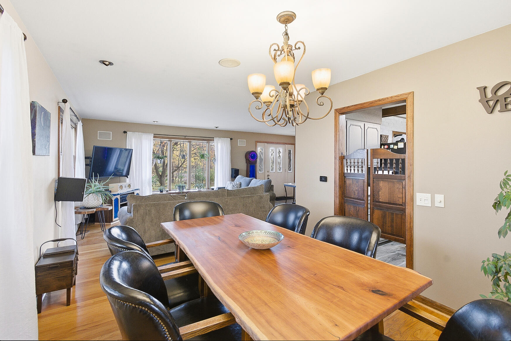 Jefferson, Wisconsin, 53549, United States, 4 Bedrooms Bedrooms, ,2 BathroomsBathrooms,Residential,For Sale,1973075