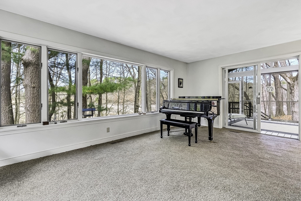 Wayland, Massachusetts, 01778, United States, 3 Bedrooms Bedrooms, ,2 BathroomsBathrooms,Residential,For Sale,1847393