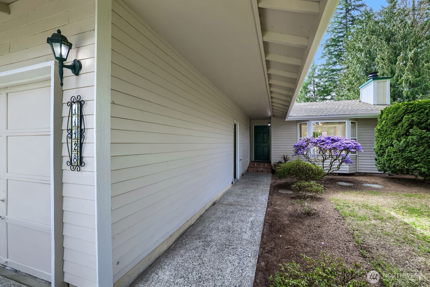 Everett, Washington, 98208, United States, 3 Bedrooms Bedrooms, ,1 BathroomBathrooms,Residential,For Sale,2036475