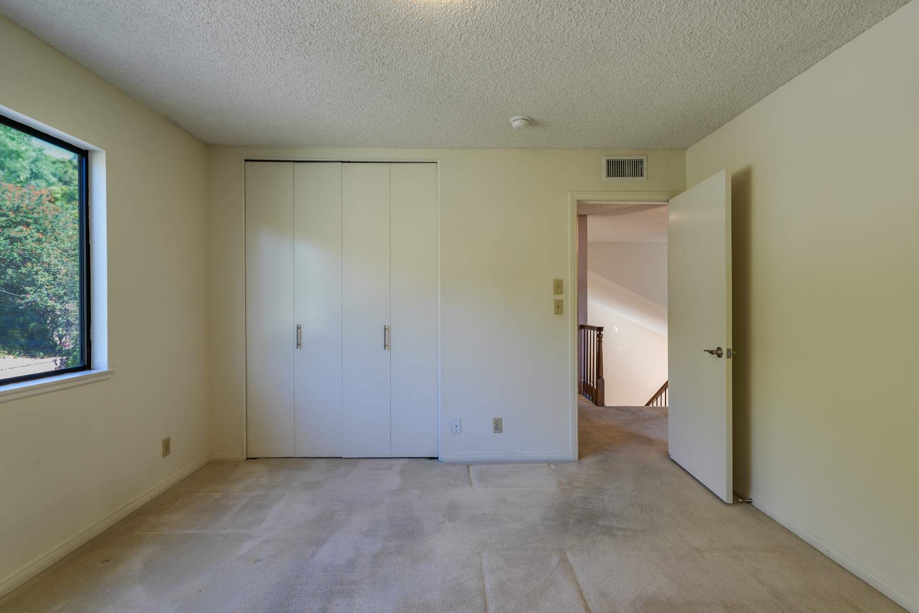  2440 Flintridge Drive - 物件實景