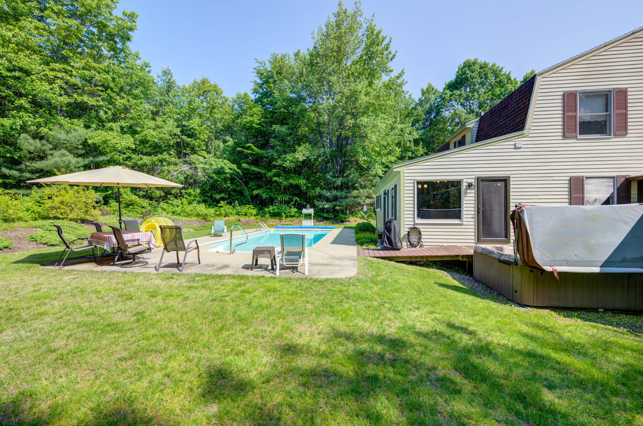 Gray, Maine, 04039, United States, 3 Bedrooms Bedrooms, ,2 BathroomsBathrooms,Residential,For Sale,1874215