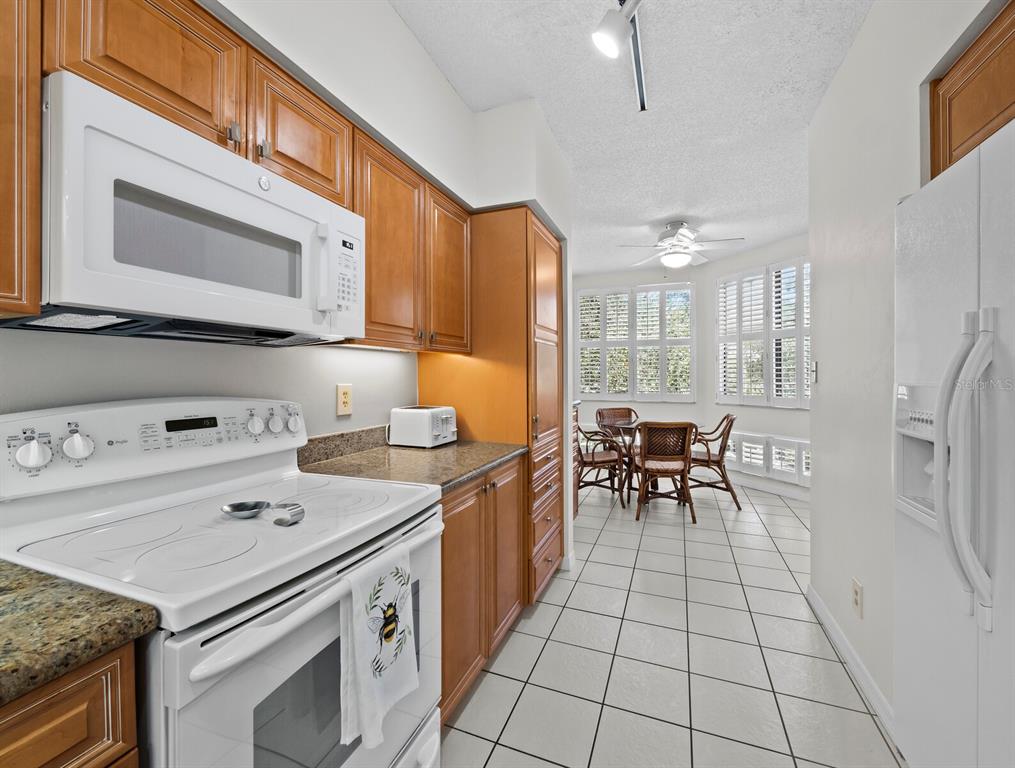 Longboat Key, Florida, 34228, United States, 2 Bedrooms Bedrooms, ,3 BathroomsBathrooms,Residential,For Sale,1942168