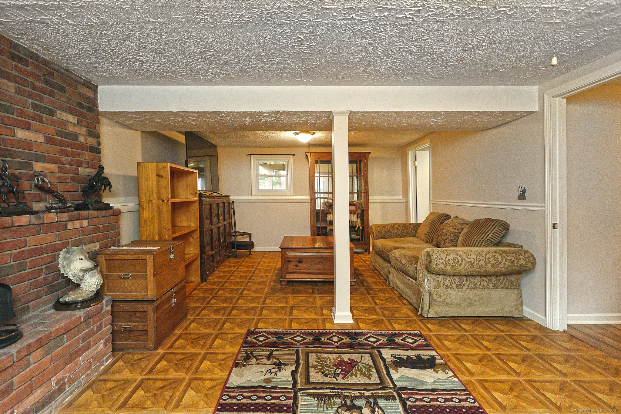Milford, Connecticut, 06460, United States, 3 Bedrooms Bedrooms, ,3 BathroomsBathrooms,Residential,For Sale,1933259