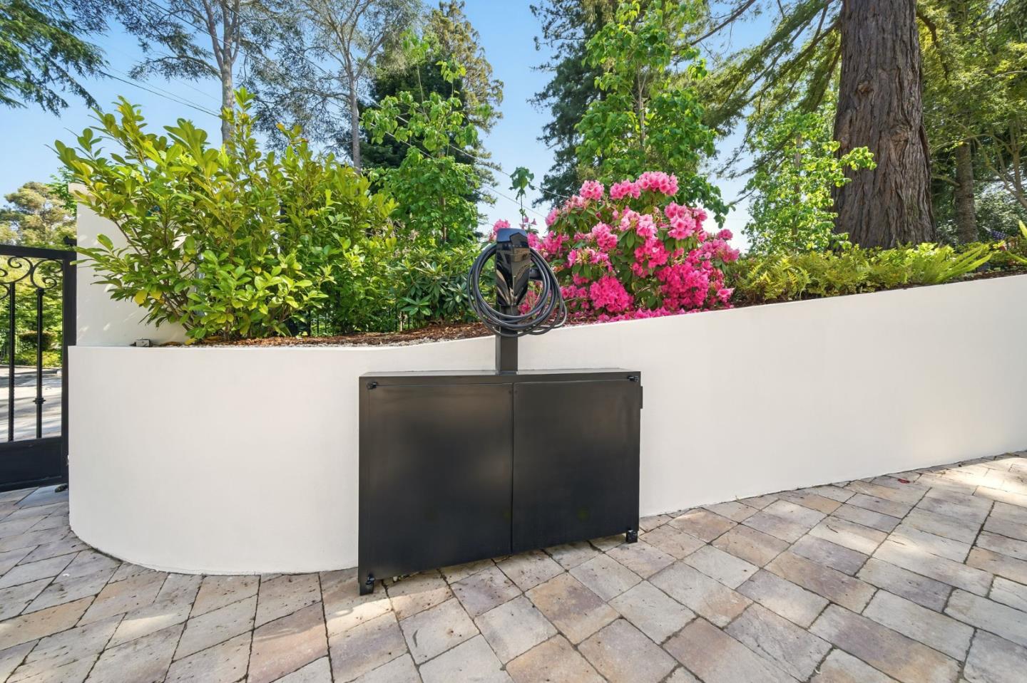 San Mateo, California, 94402, United States, 4 Bedrooms Bedrooms, ,6 BathroomsBathrooms,Residential,For Sale,1836989
