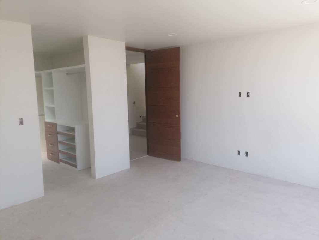 Fracc. Moncayo, Atizapán de Zaragoza, Estado de México, 52930, Mexico, 3 Bedrooms Bedrooms, ,3 BathroomsBathrooms,Residential,For Sale,Fracc. Moncayo,1443797