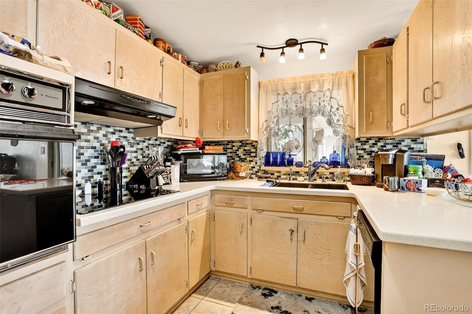 Littleton, Colorado, 80120, United States, 4 Bedrooms Bedrooms, ,1 BathroomBathrooms,Residential,For Sale,1988152