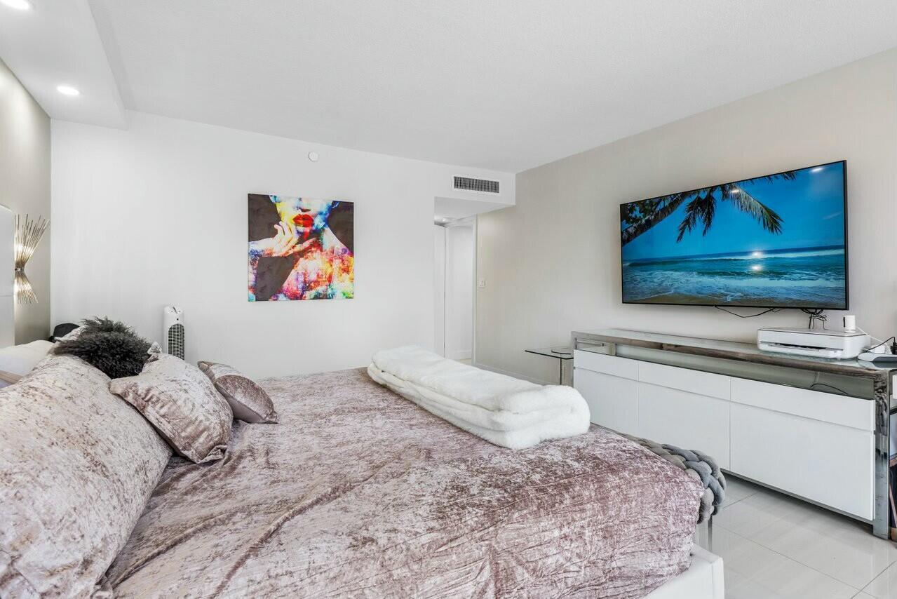 Highland Beach, Florida, 33487, United States, 2 Bedrooms Bedrooms, ,2 BathroomsBathrooms,Residential,For Sale,1882457