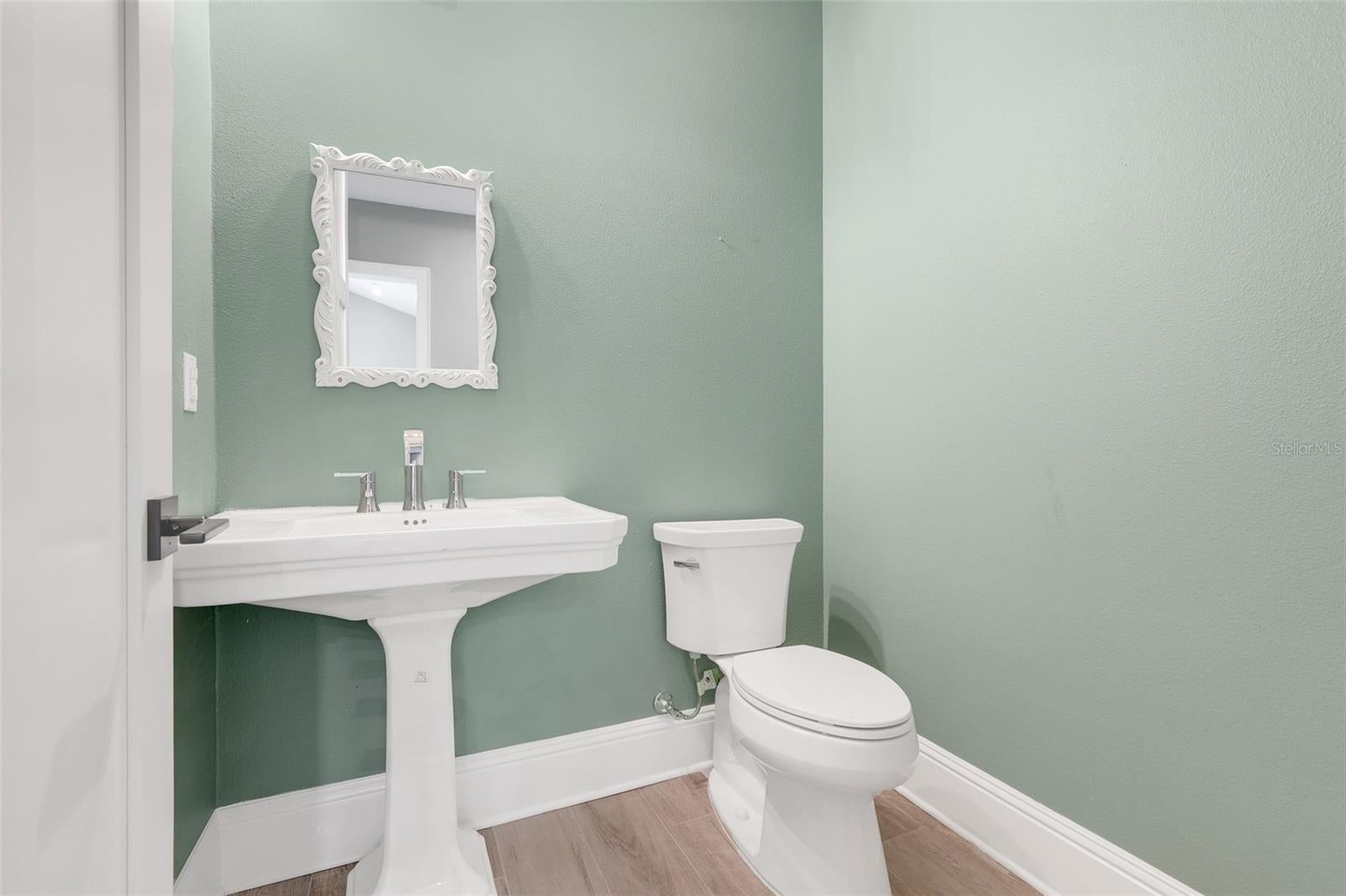 GROVELAND, Florida, 34736, United States, 4 Bedrooms Bedrooms, ,5 BathroomsBathrooms,Residential,For Sale,1792752