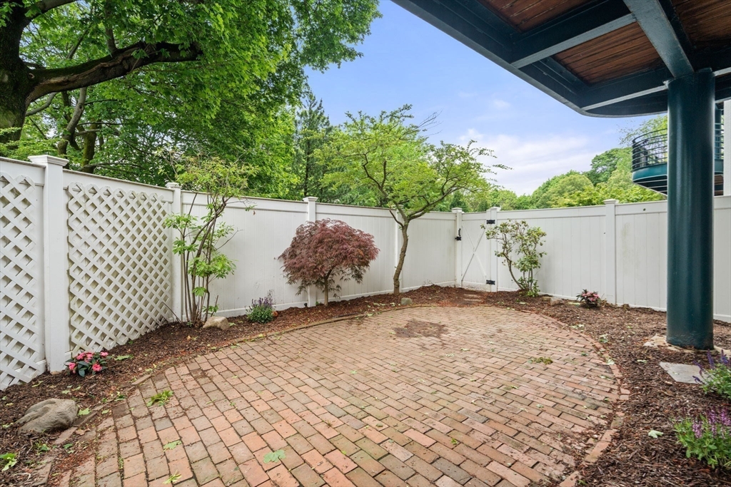 Brookline, Massachusetts, 02446, United States, 3 Bedrooms Bedrooms, ,3 BathroomsBathrooms,Residential,For Sale,1836663