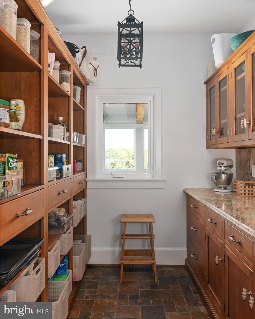 Annapolis, Maryland, 21401, United States, 6 Bedrooms Bedrooms, ,9 BathroomsBathrooms,Residential,For Sale,1744744