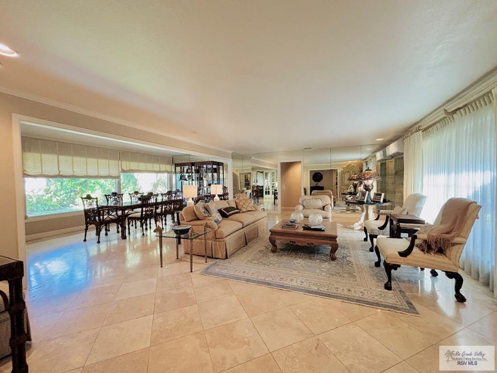 Brownsville, Texas, 78521, United States, 4 Bedrooms Bedrooms, ,4 BathroomsBathrooms,Residential,For Sale,1991275