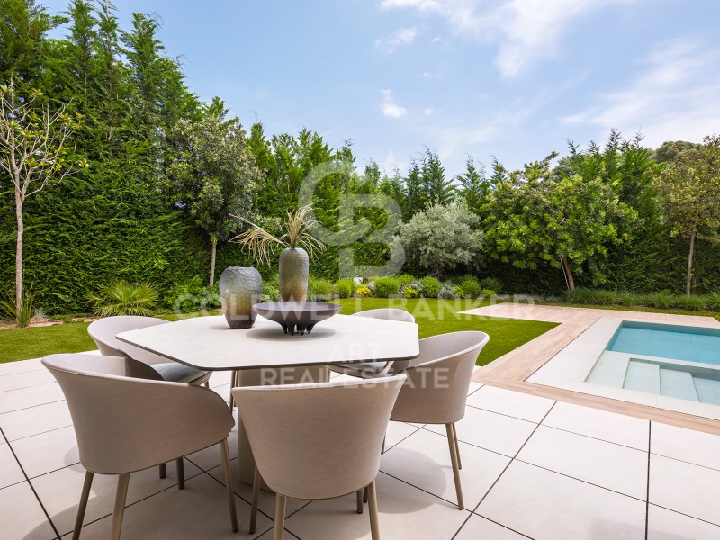 Estepona, Andalusia, ES, 5 Bedrooms Bedrooms, ,5 BathroomsBathrooms,Residential,For Sale,1826458