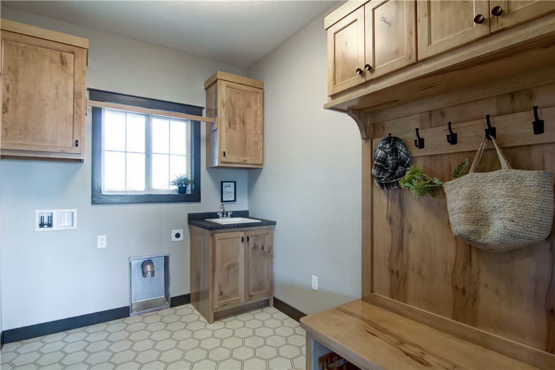 Chippewa Falls, Wisconsin, 54729, United States, 5 Bedrooms Bedrooms, ,3 BathroomsBathrooms,Residential,For Sale,1978028