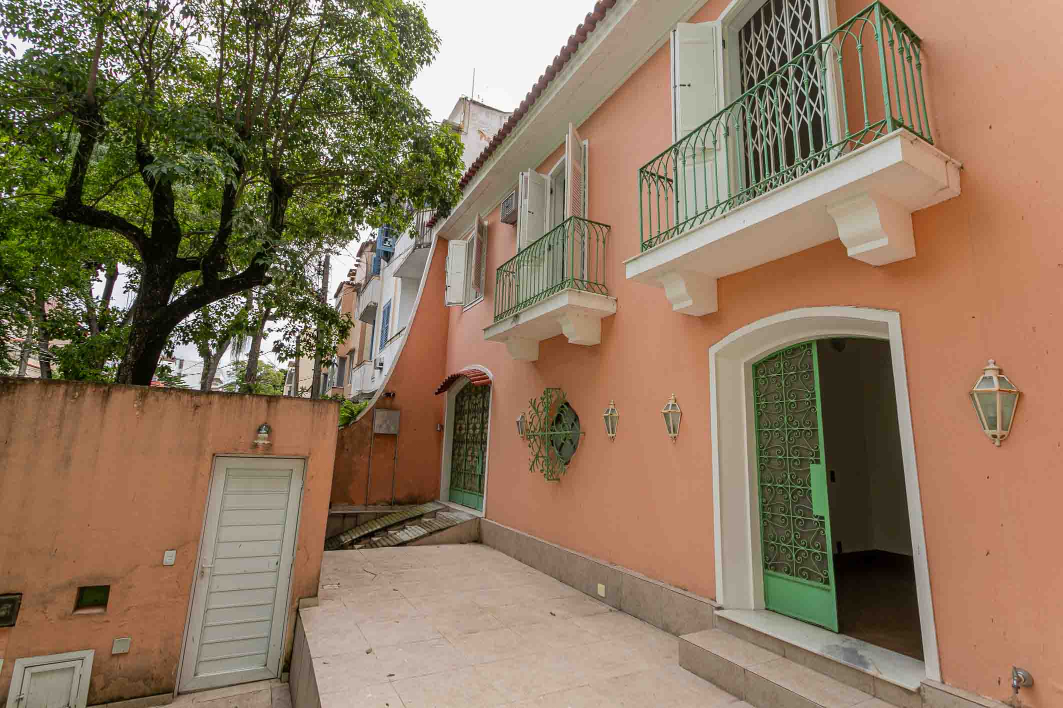  Residence on a quiet street with expansion potential - 物件實景