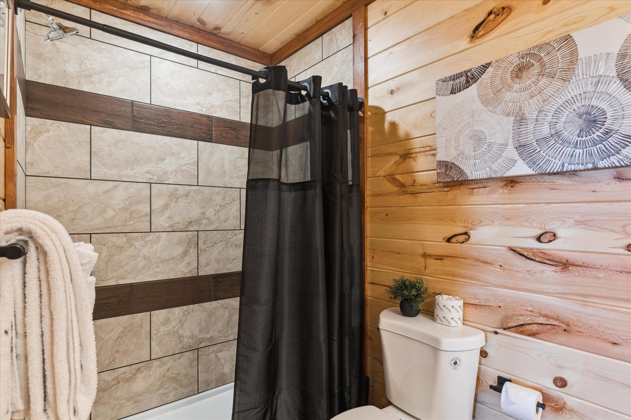 Sevierville, Tennessee, 37876, United States, 8 Bedrooms Bedrooms, ,9 BathroomsBathrooms,Residential,For Sale,1981124