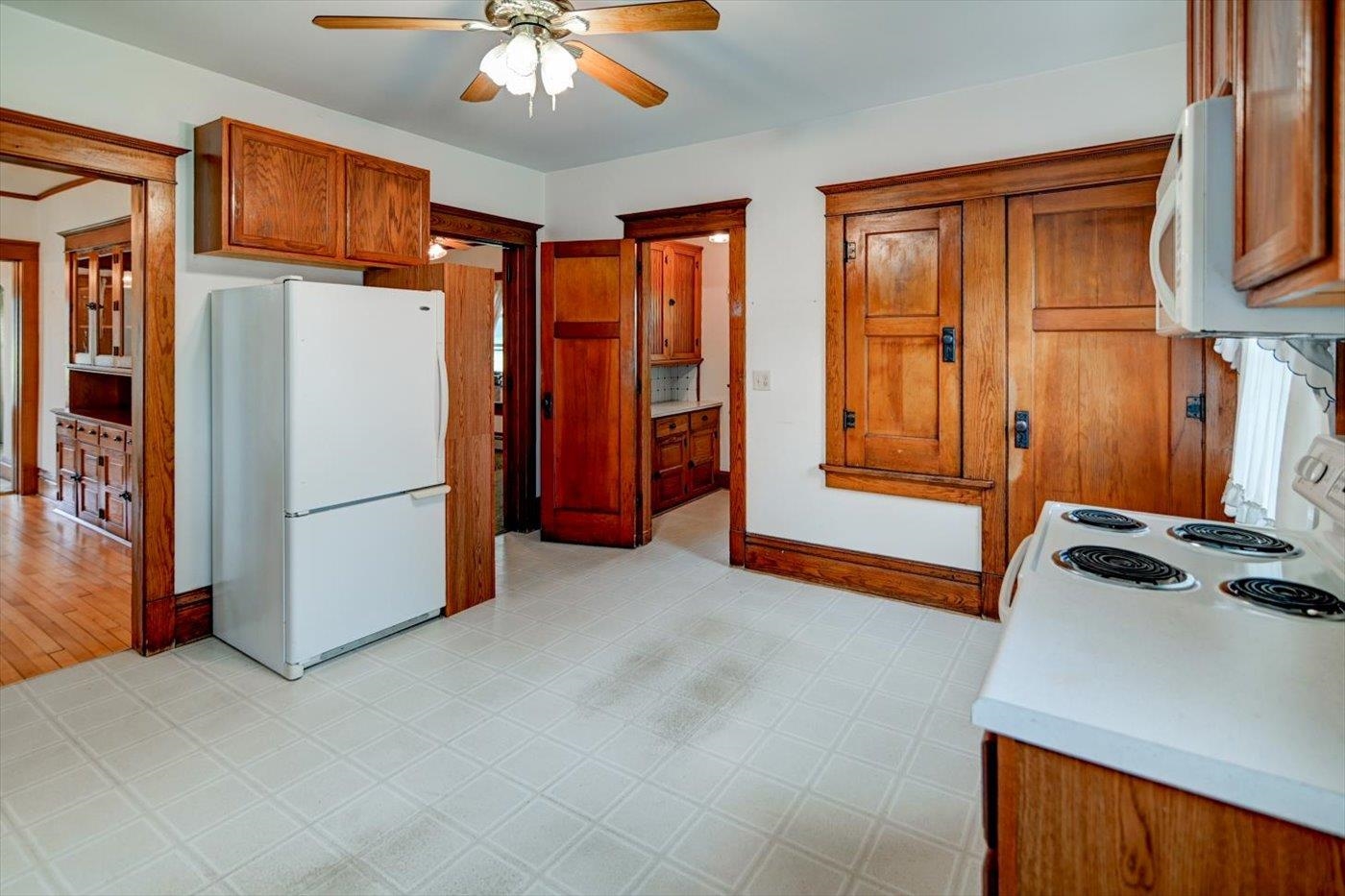 Mazomanie, Wisconsin, 53560, United States, 4 Bedrooms Bedrooms, ,2 BathroomsBathrooms,Residential,For Sale,1902968