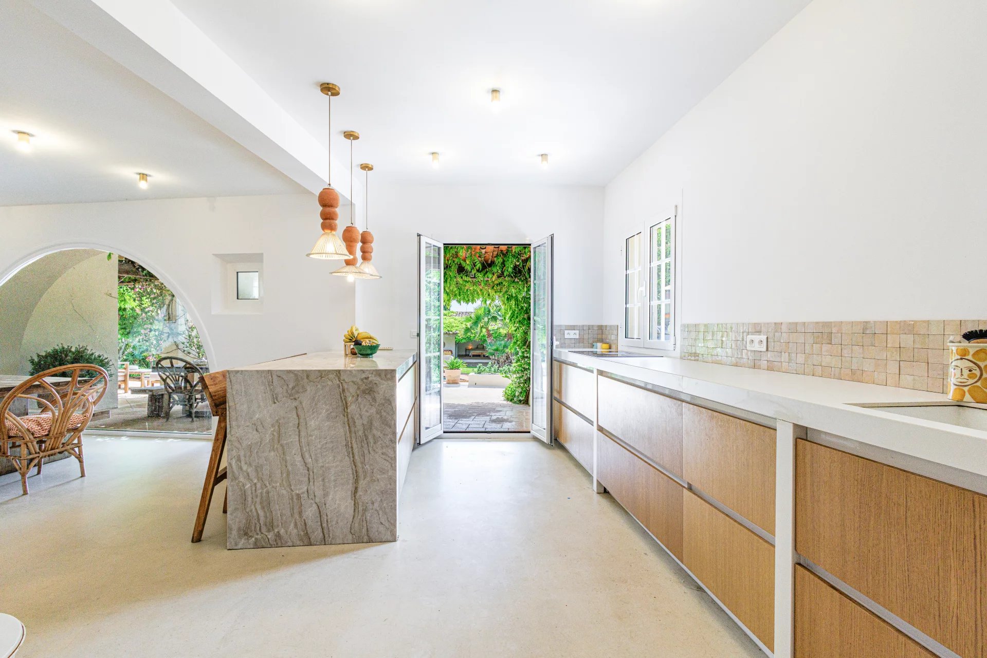 Saint-Paul-de-Vence, Provence-Alpes-Côte d’Azur, 06570, FR, 5 Bedrooms Bedrooms, ,Residential,For Sale,1821120