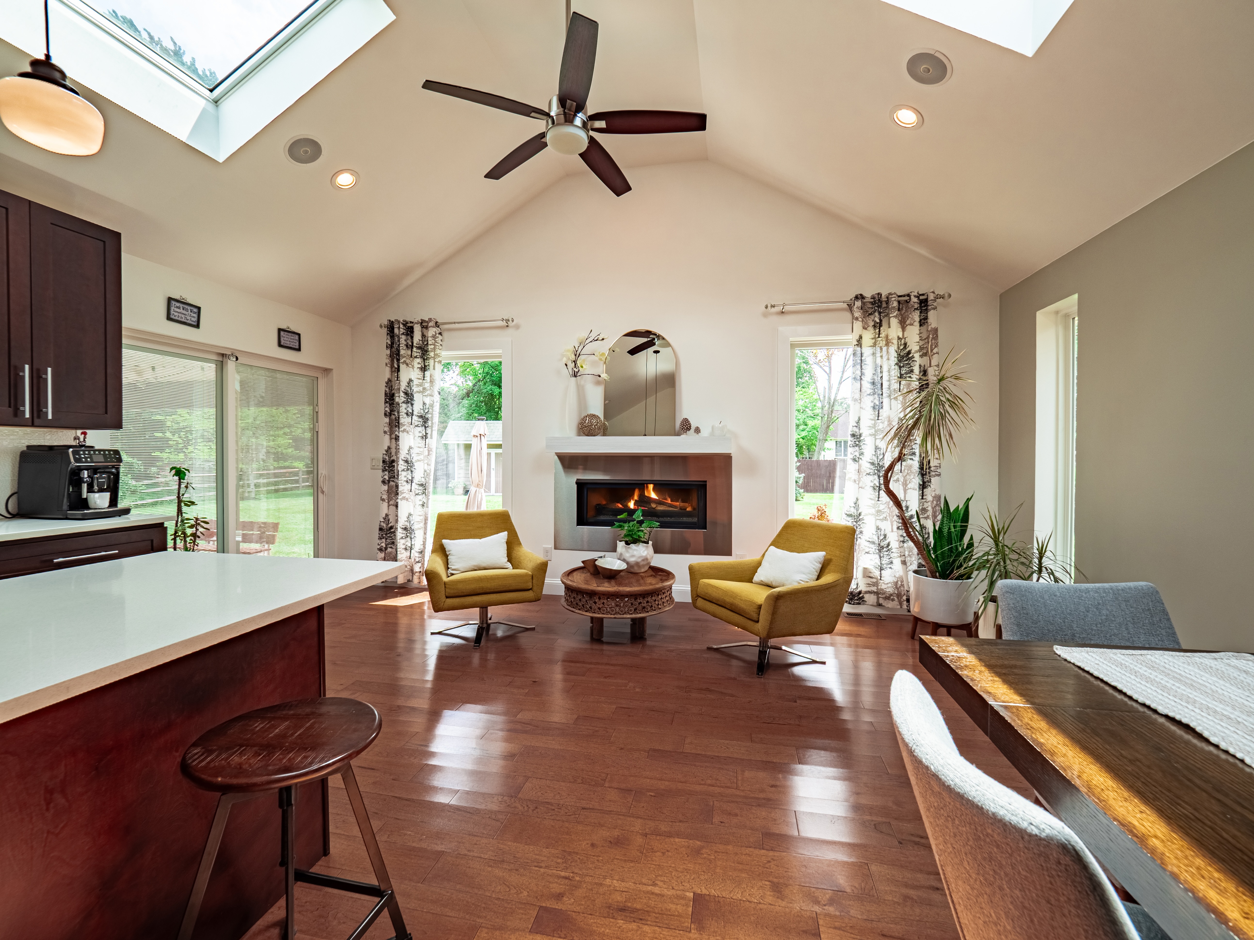 Pennington, New Jersey, 08534, United States, 2 Bedrooms Bedrooms, ,3 BathroomsBathrooms,Residential,For Sale,1936854