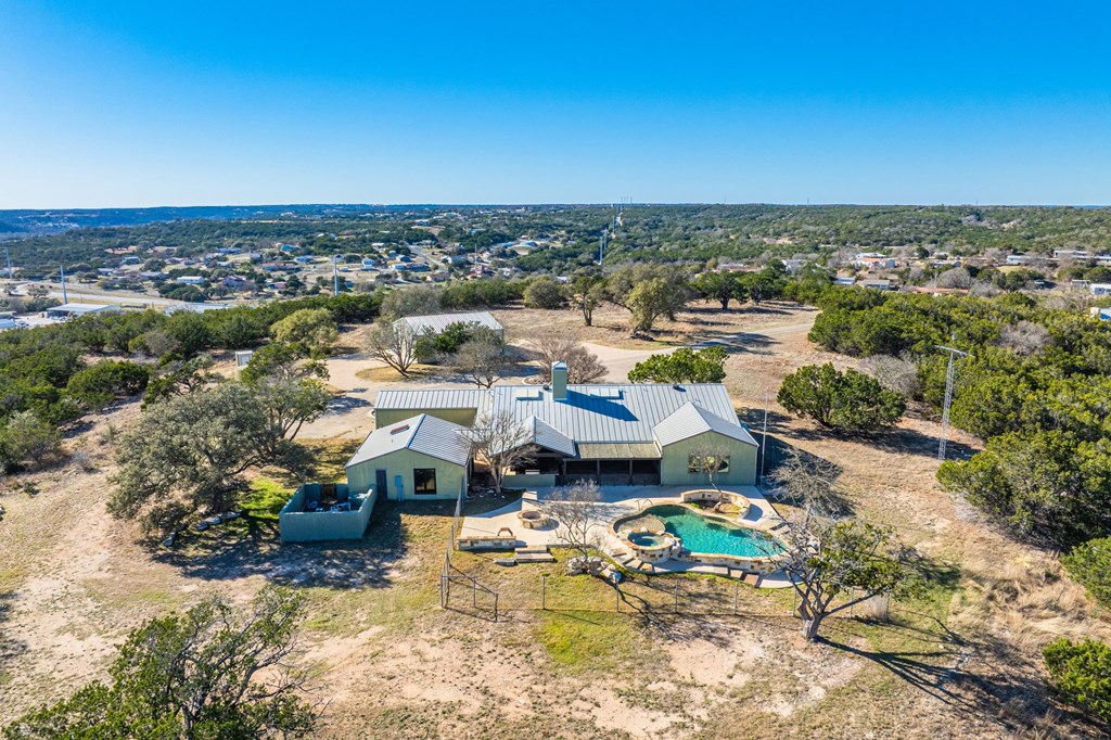 Kerrville, Texas, 78028, United States, 4 Bedrooms Bedrooms, ,5 BathroomsBathrooms,Residential,For Sale,1740072