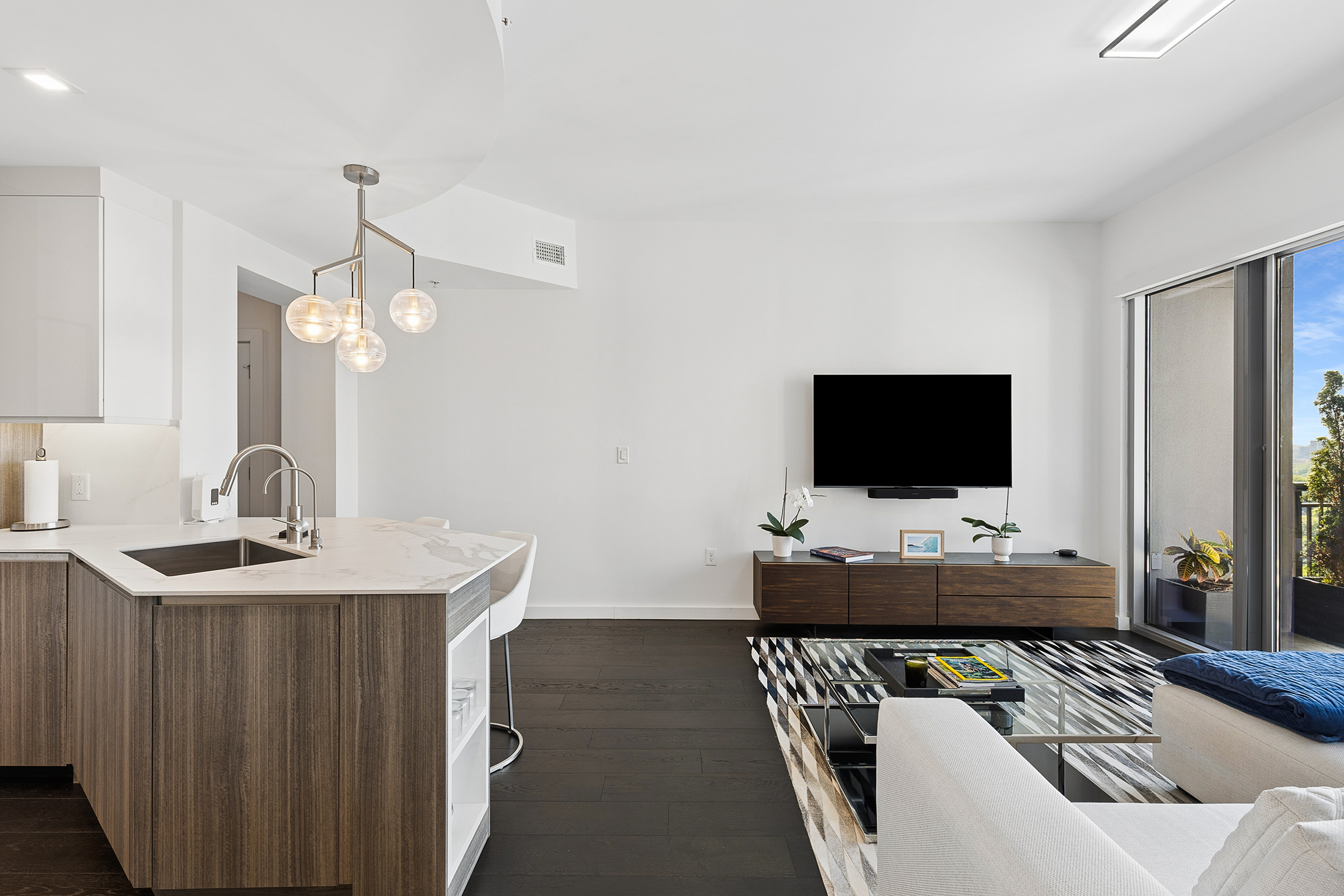 Exceptional One Bedroom Residence at Luxe - 物件實景