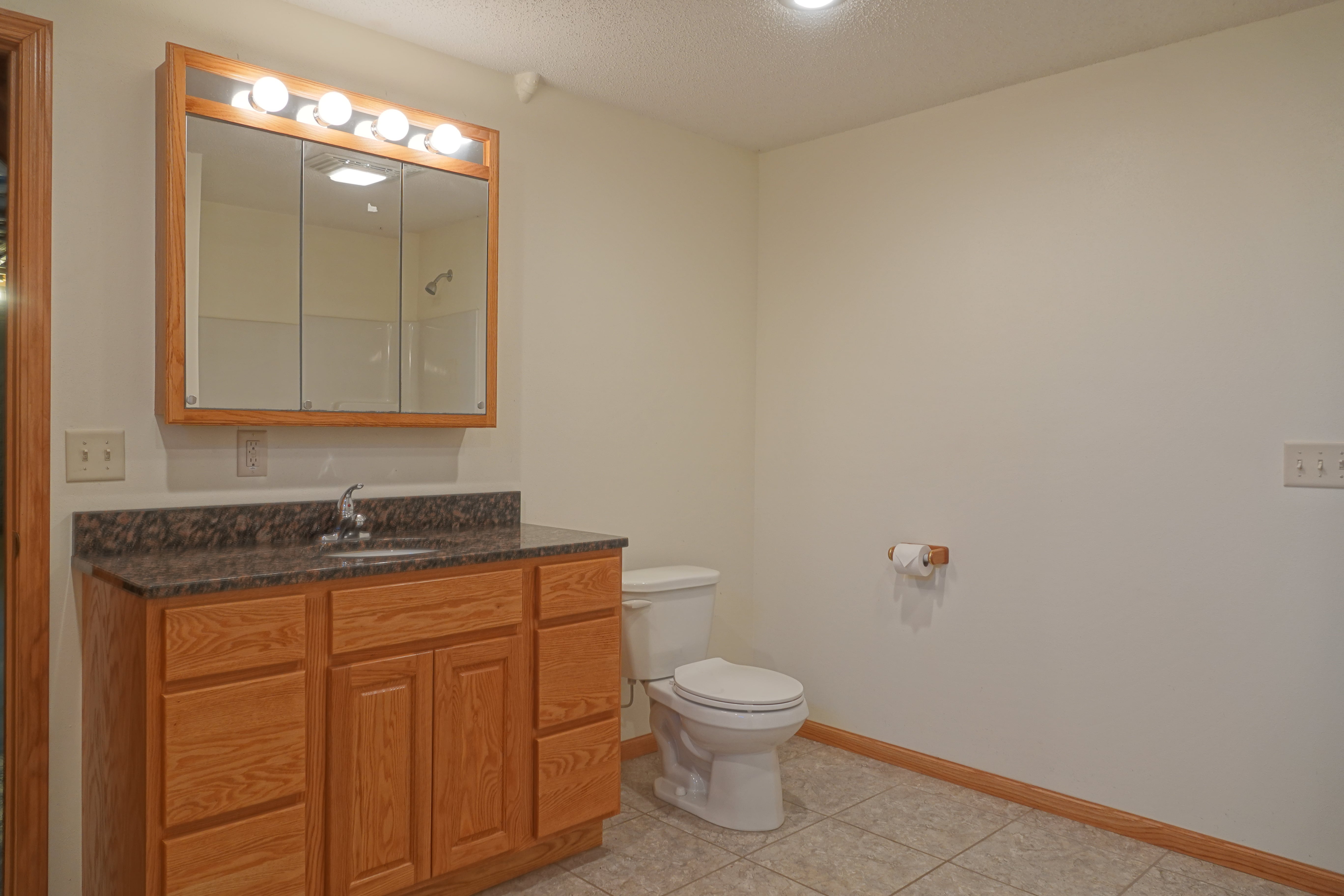 Abbotsford, Wisconsin, 54405, United States, 4 Bedrooms Bedrooms, ,4 BathroomsBathrooms,Residential,For Sale,1977625