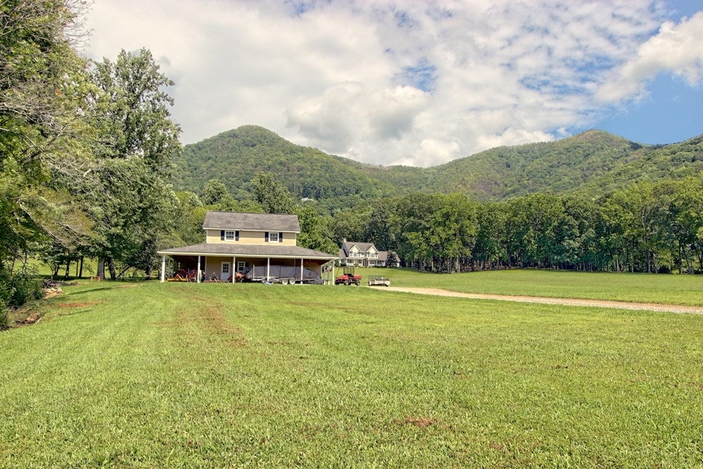 Hayesville, North Carolina, 28904, United States, 5 Bedrooms Bedrooms, ,5 BathroomsBathrooms,Residential,For Sale,1913677