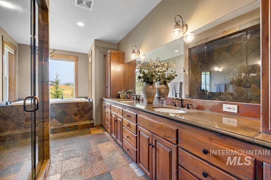 McCall, Idaho, 83638, United States, 4 Bedrooms Bedrooms, ,3 BathroomsBathrooms,Residential,For Sale,1825316