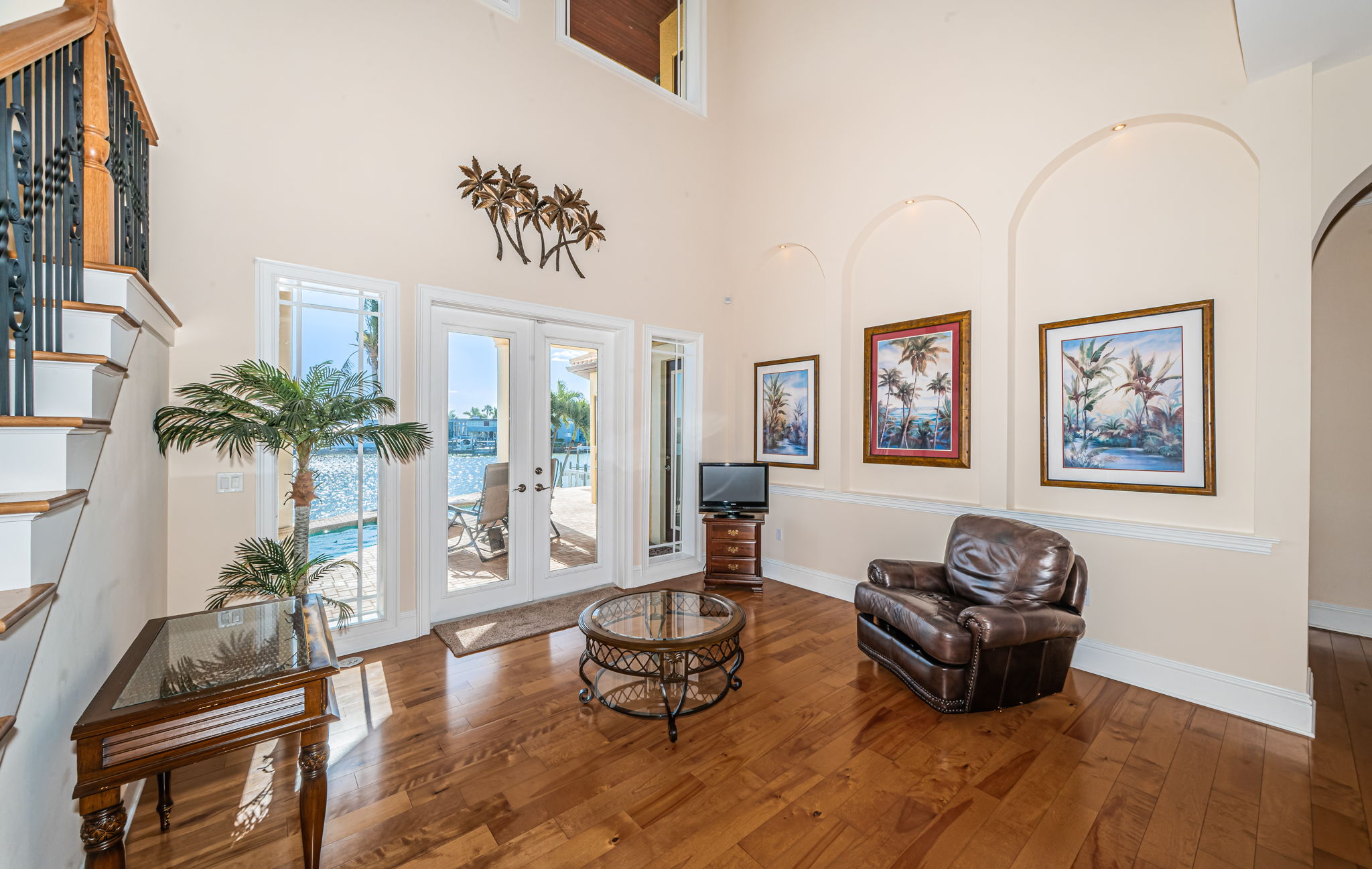 St Petersburg, Florida, 33707, United States, 5 Bedrooms Bedrooms, ,5 BathroomsBathrooms,Residential,For Sale,2006025