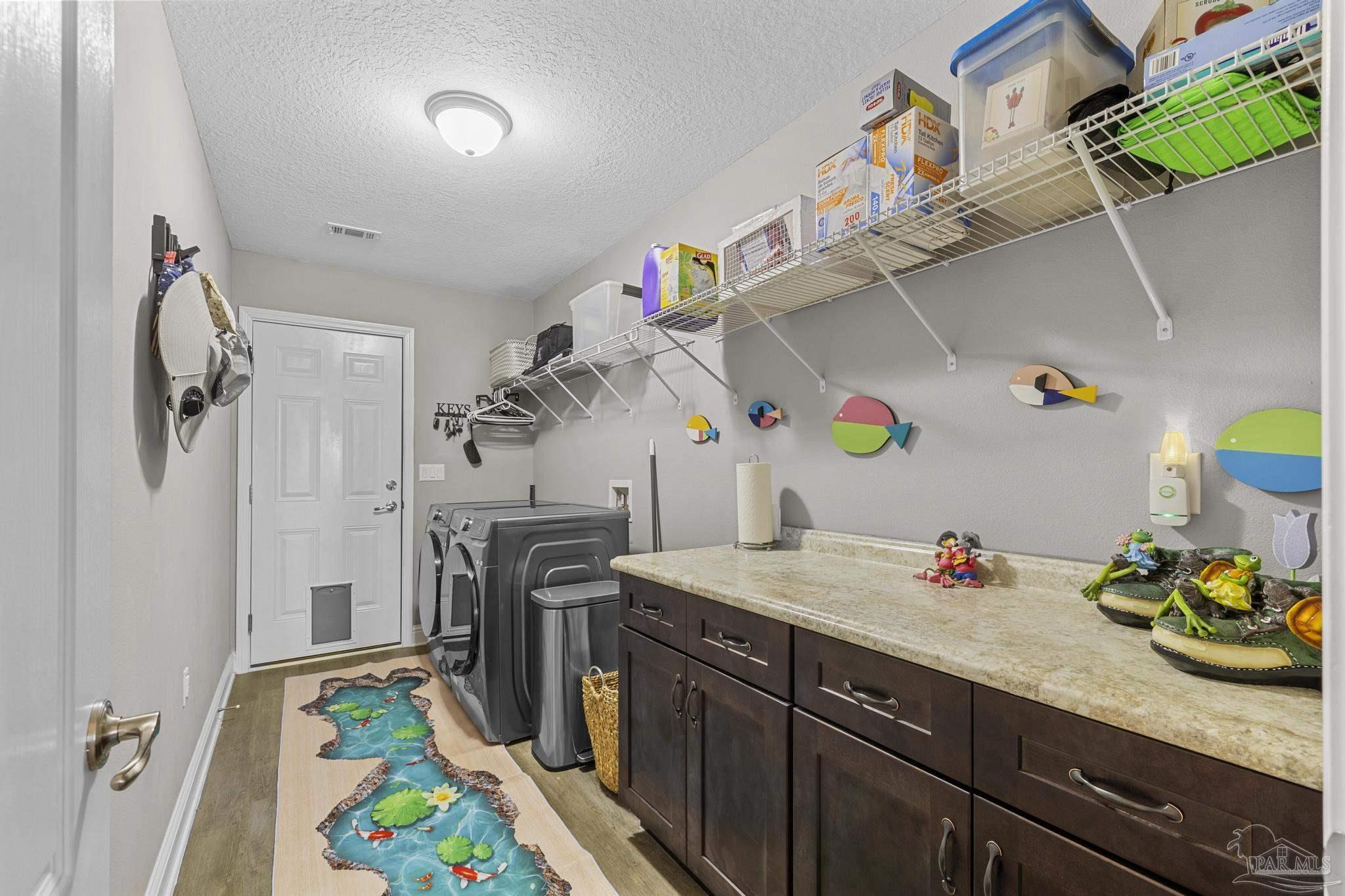 Navarre, Florida, 32566, United States, 4 Bedrooms Bedrooms, ,3 BathroomsBathrooms,Residential,For Sale,1924675