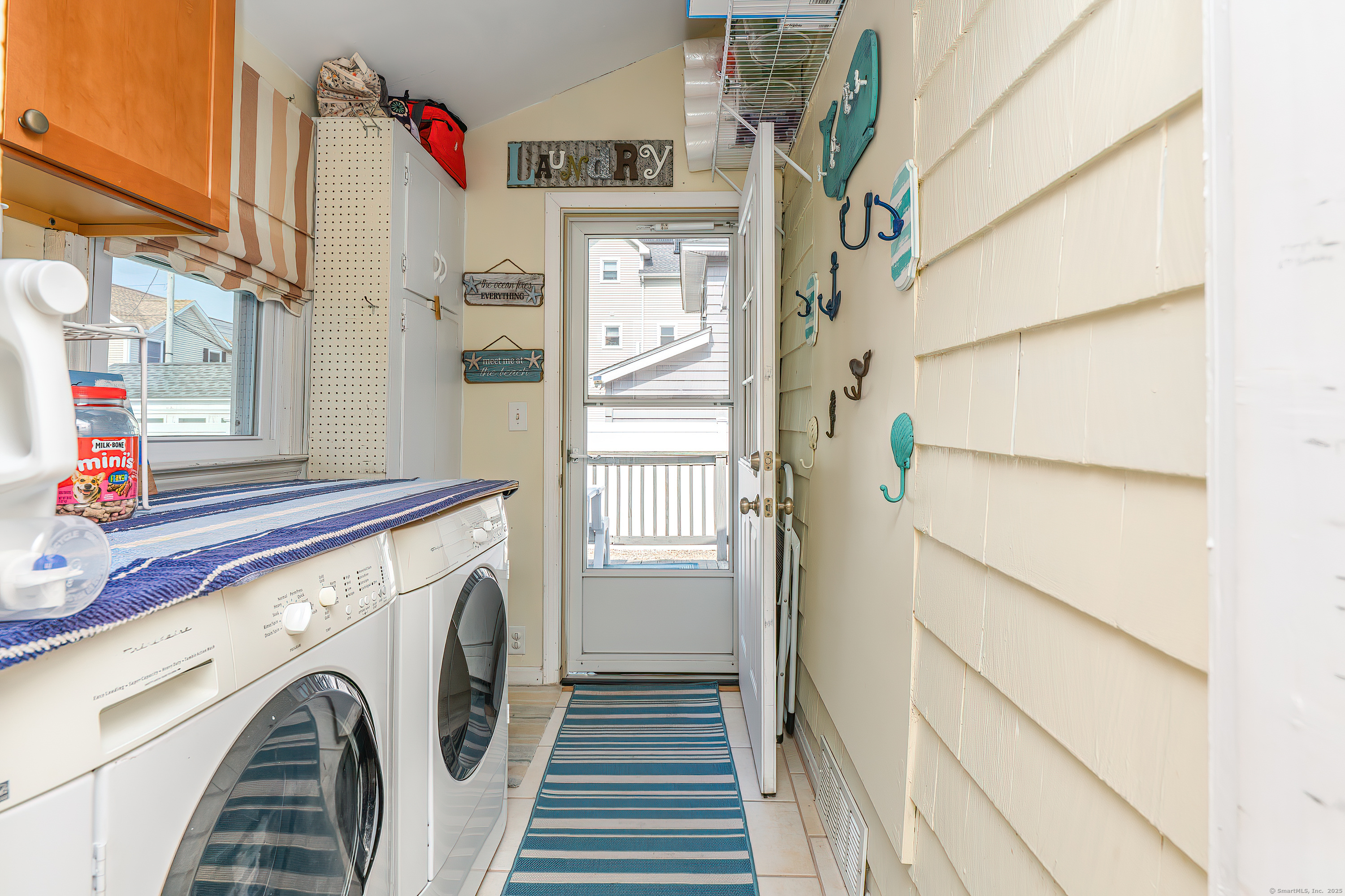 Milford, Connecticut, 06460, United States, 3 Bedrooms Bedrooms, ,2 BathroomsBathrooms,Residential,For Sale,1942157