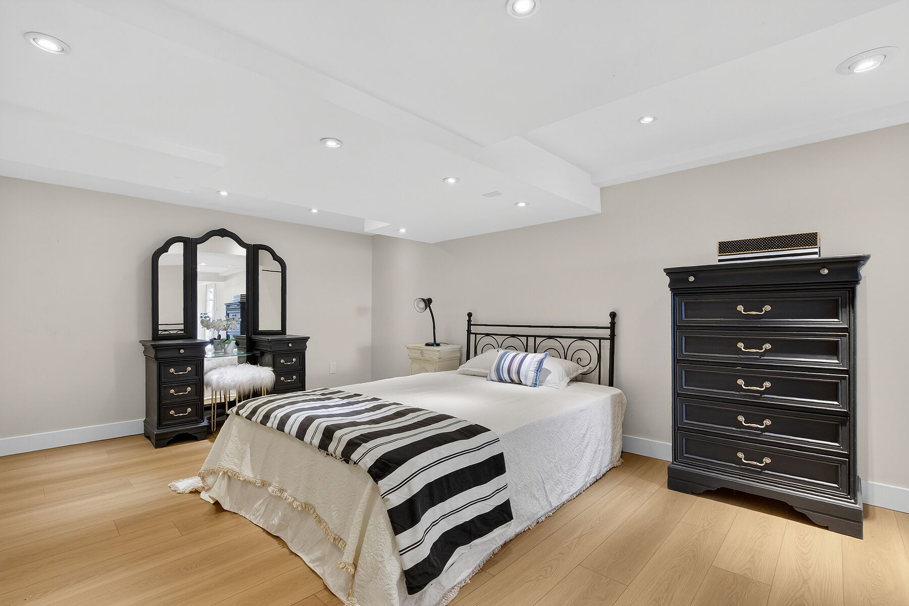  Ladysmith Bespoke Oceanfront - 物件實景
