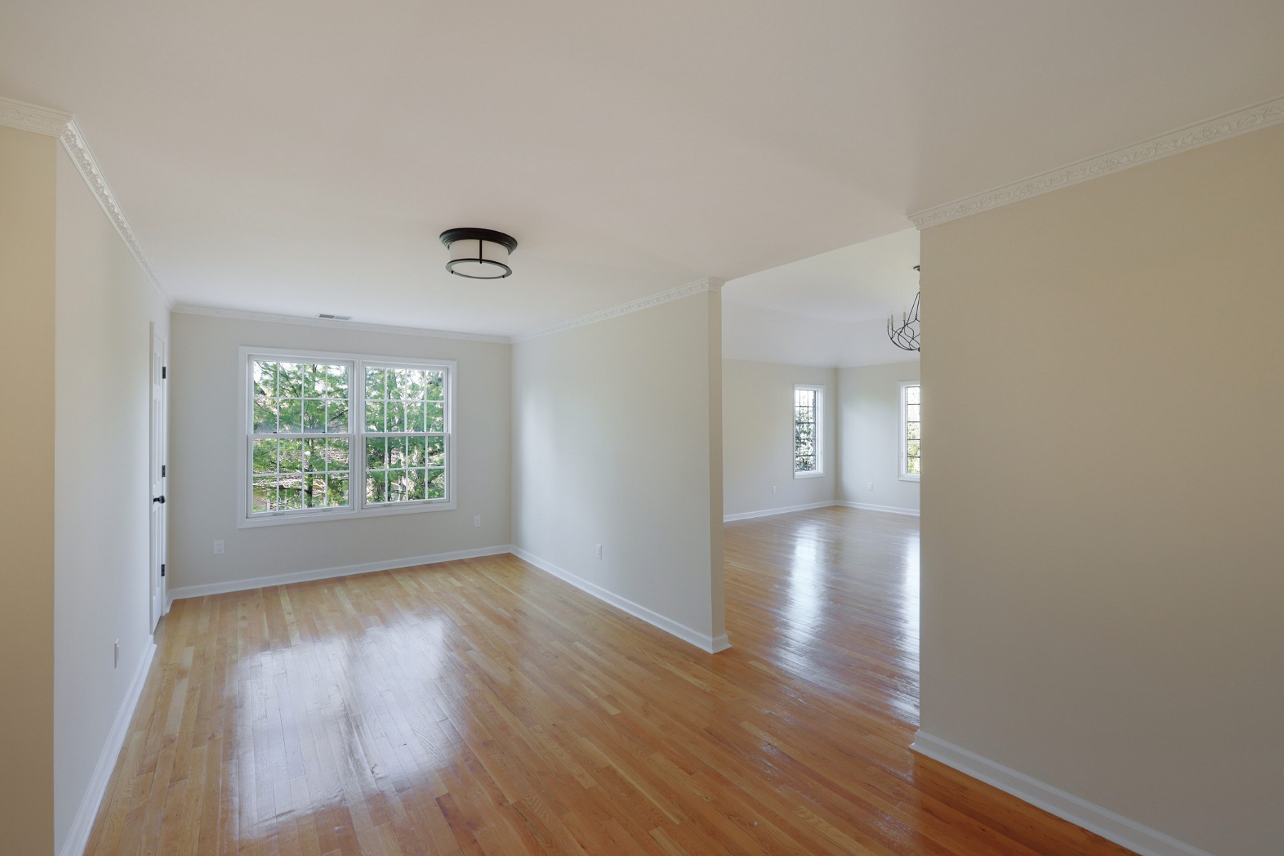  Impressive Seven Bedroom Colonial Offer Privacy and Practicality - 物件實景