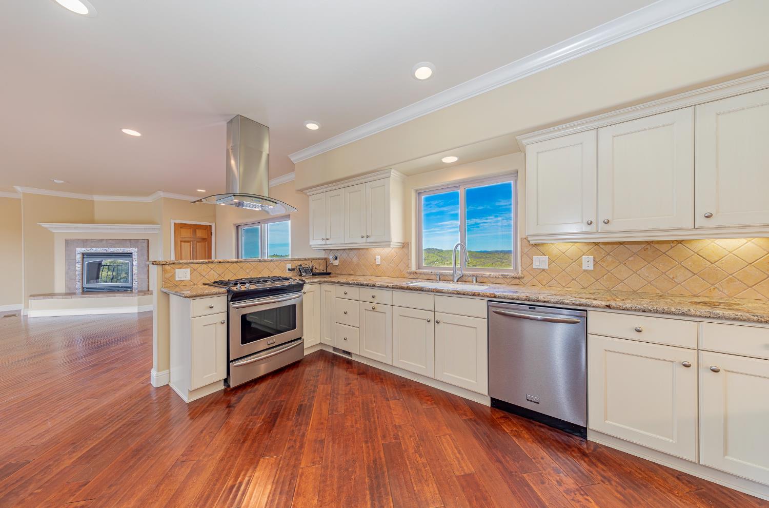 Coarsegold, California, 93614, United States, 3 Bedrooms Bedrooms, ,3 BathroomsBathrooms,Residential,For Sale,1927842