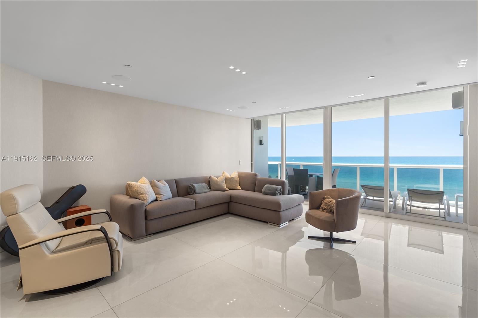 Miami Beach, Florida, 33140, United States, 5 Bedrooms Bedrooms, ,5 BathroomsBathrooms,Residential,For Sale,1997515