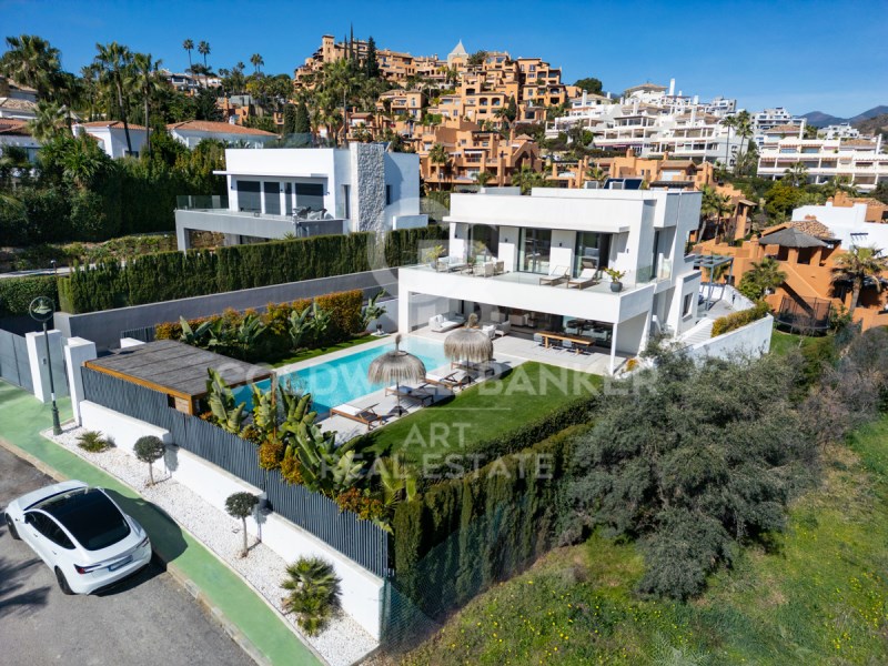 Marbella, Andalusia, ES, 5 Bedrooms Bedrooms, ,5 BathroomsBathrooms,Residential,For Sale,1766587