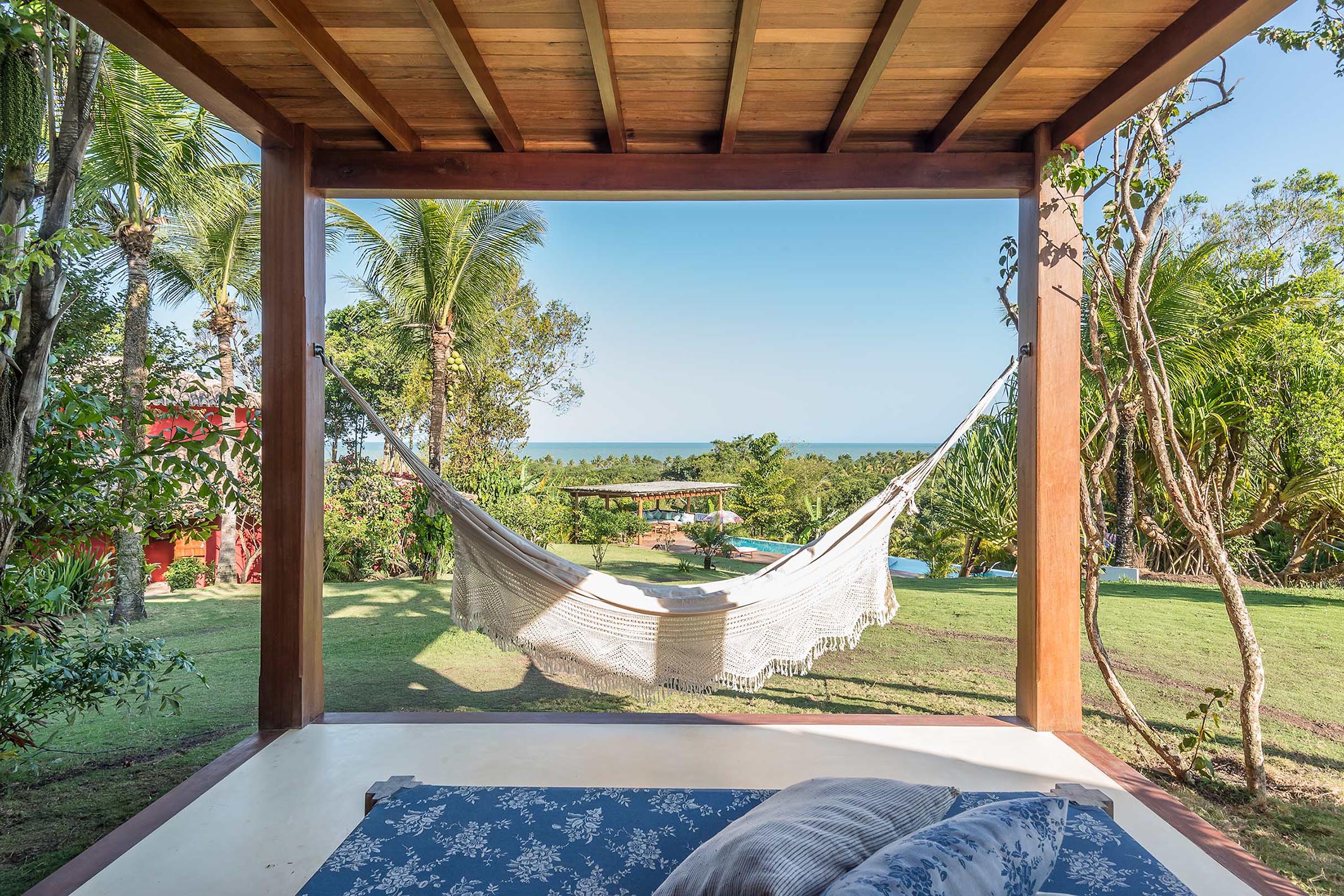 Renovated house overlooking the sea