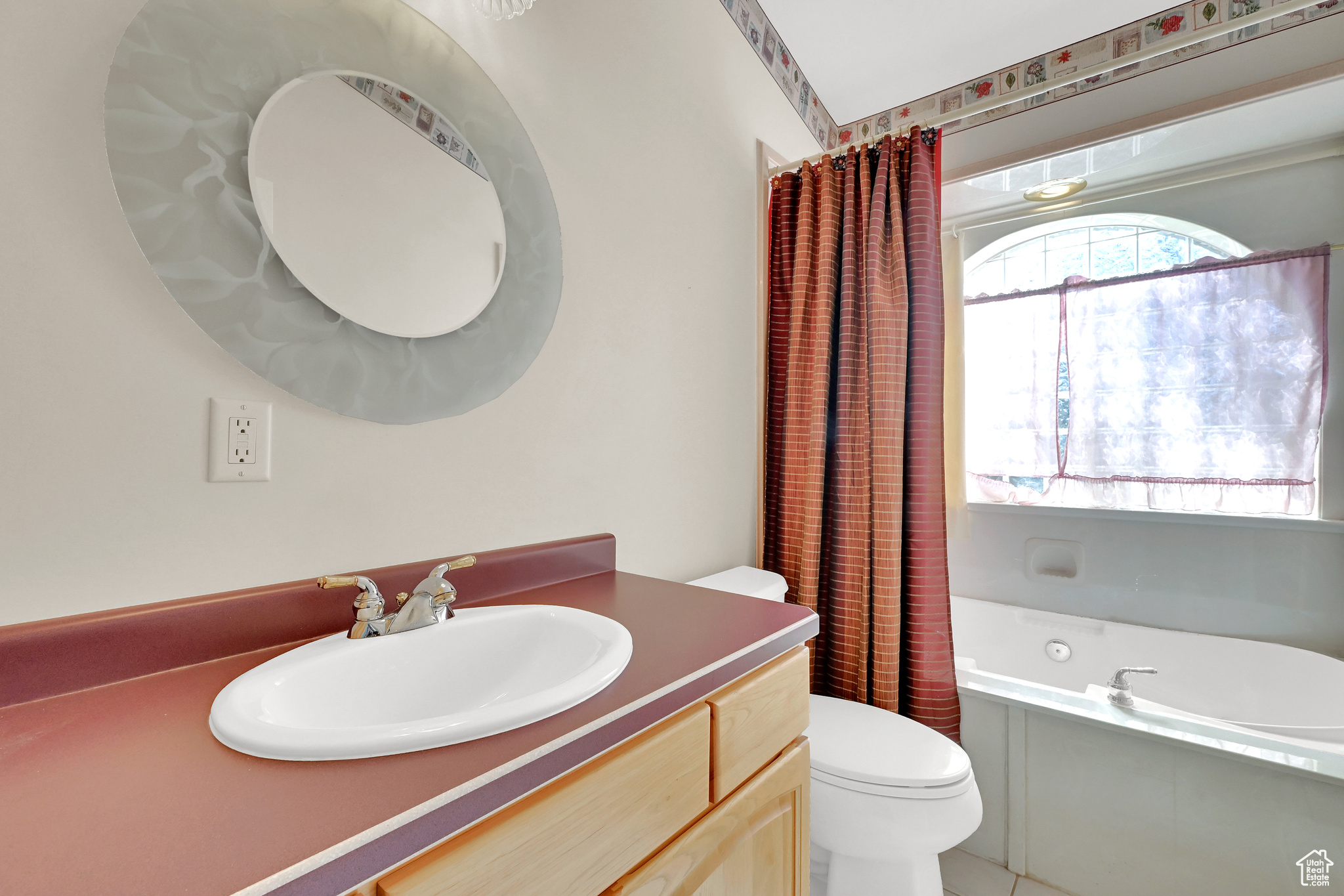 Hyrum, Utah, 84319, United States, 5 Bedrooms Bedrooms, ,3 BathroomsBathrooms,Residential,For Sale,1729547