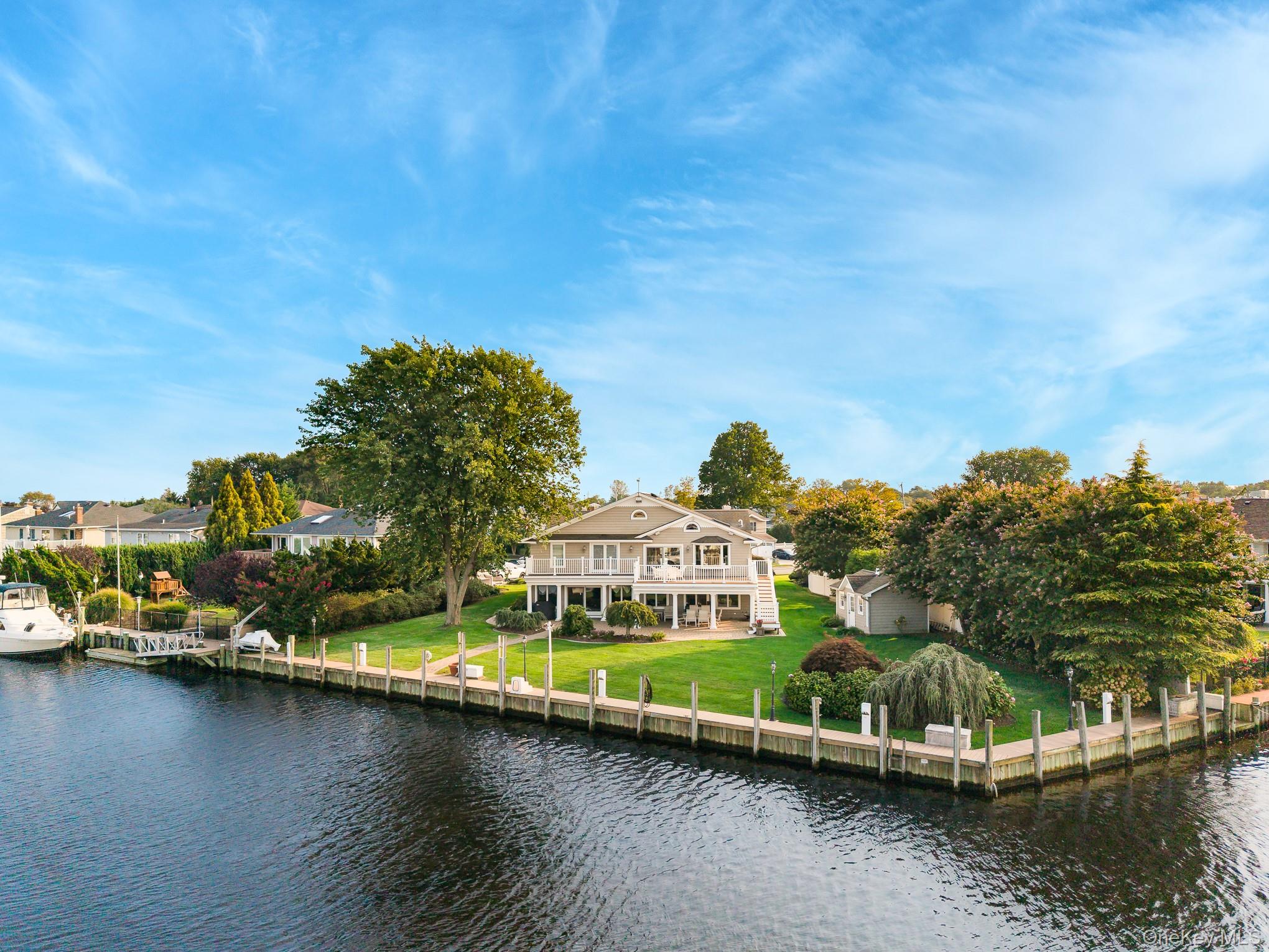 West Islip, New York, 11795, United States, 5 Bedrooms Bedrooms, ,5 BathroomsBathrooms,Residential,For Sale,1943882