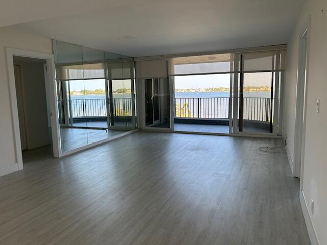 Hypoluxo, Florida, 33462, United States, 2 Bedrooms Bedrooms, ,2 BathroomsBathrooms,Residential,For Sale,1736314