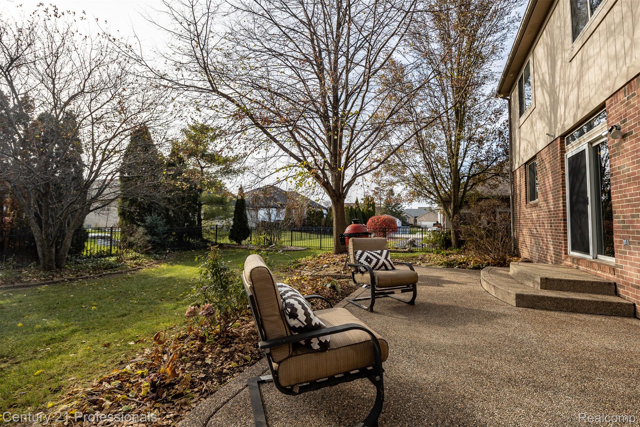 Macomb, Michigan, 48044, United States, 4 Bedrooms Bedrooms, ,3 BathroomsBathrooms,Residential,For Sale,1997727