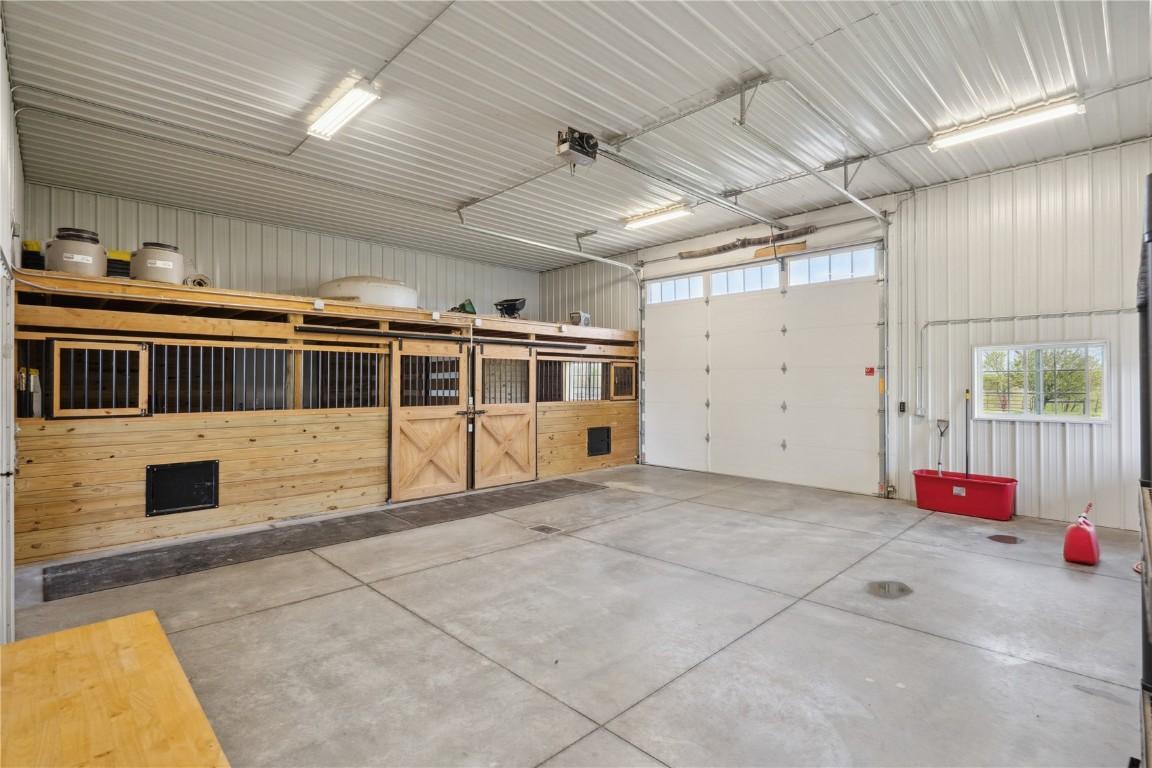 Vinton, Iowa, 52349, United States, 5 Bedrooms Bedrooms, ,6 BathroomsBathrooms,Residential,For Sale,1980405