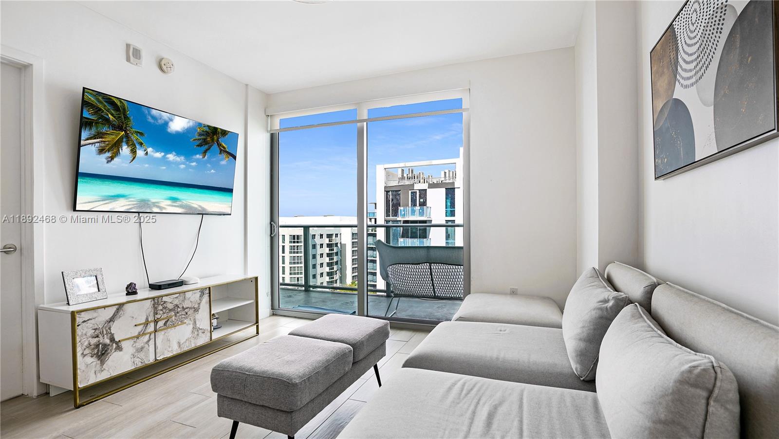 Miami, Florida, 33129, United States, 2 Bedrooms Bedrooms, ,2 BathroomsBathrooms,Residential,For Sale,1961271