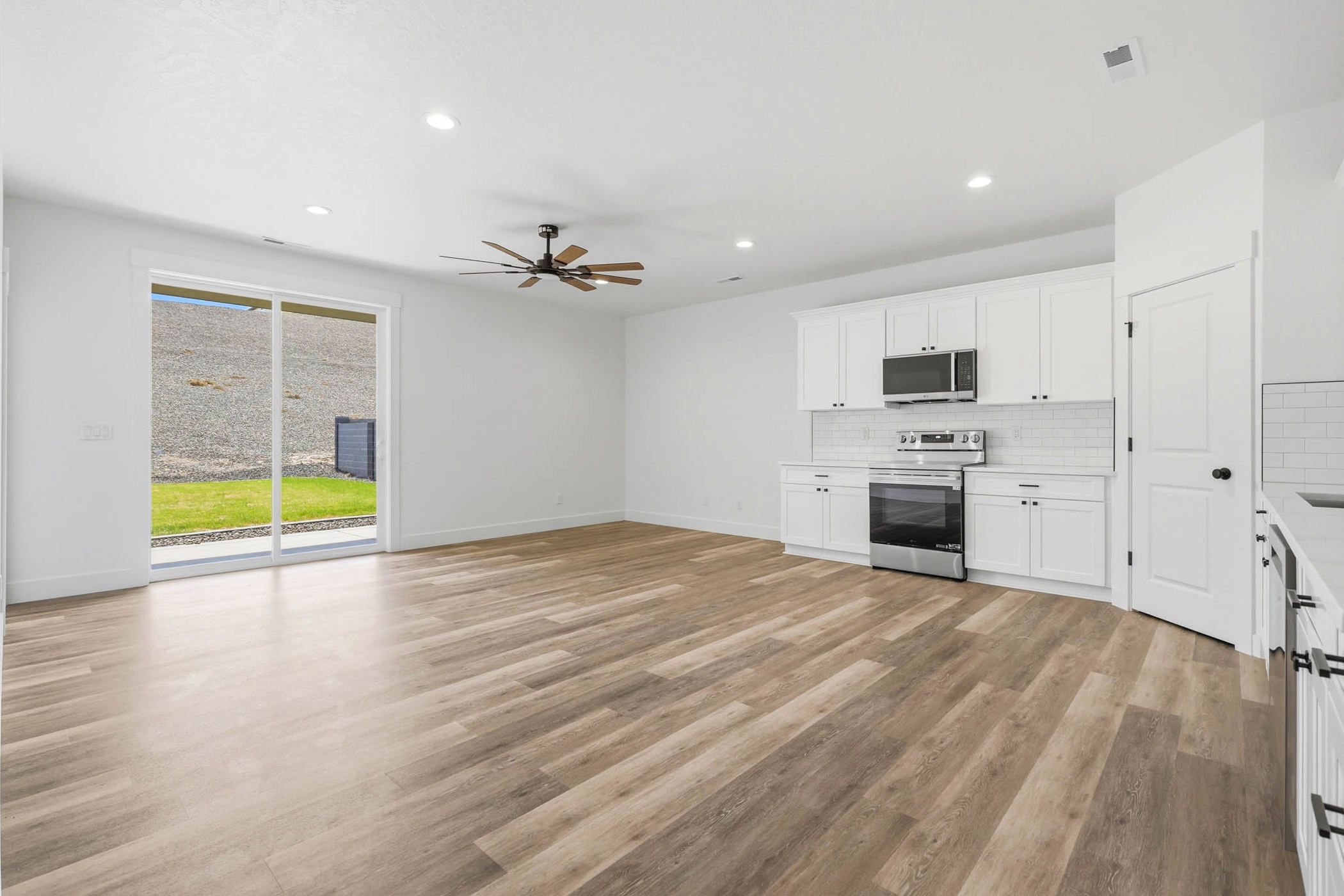  Quality builder, fully landscaped, Brand New - 物件實景