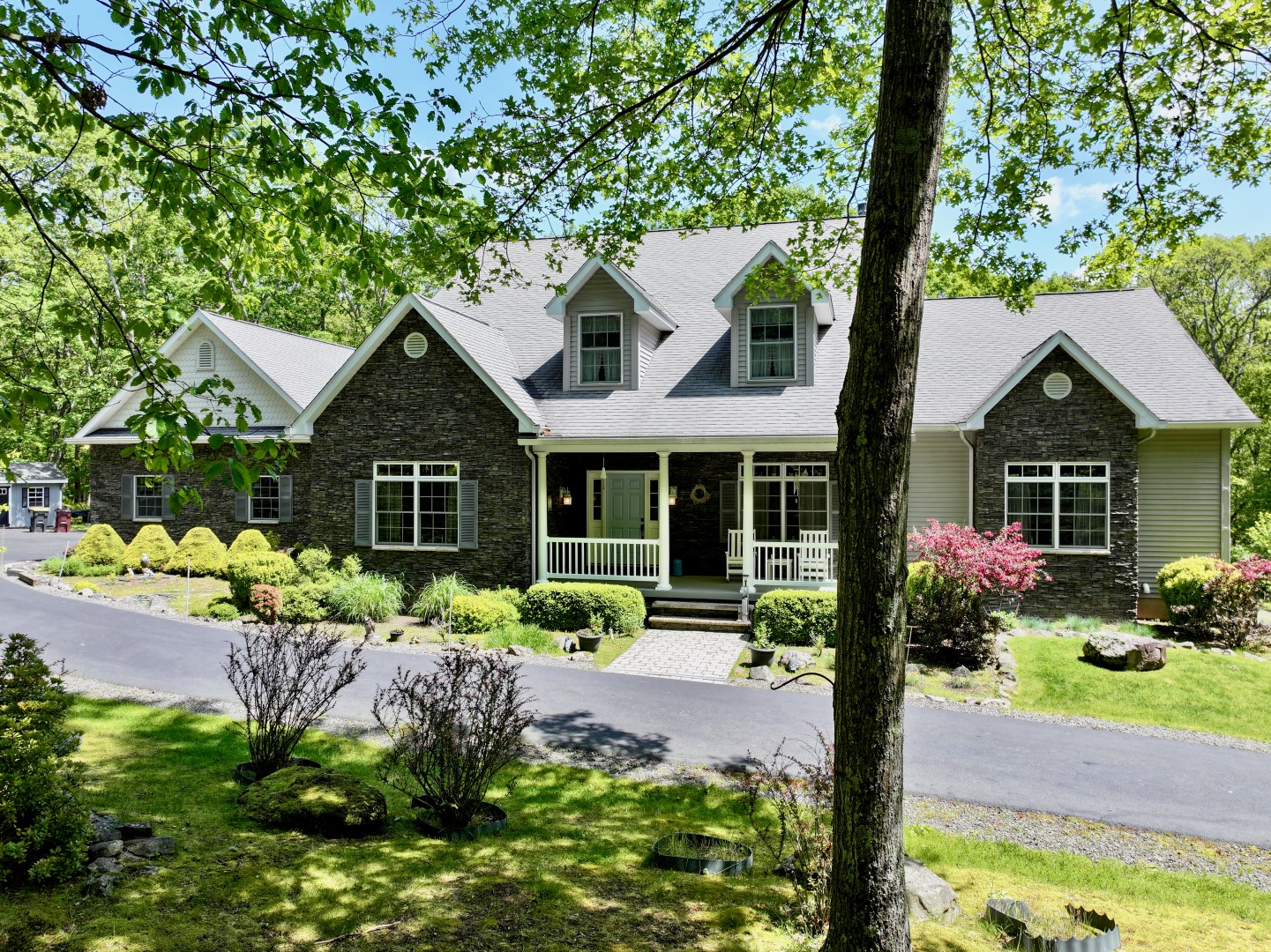 Hawley, Pennsylvania, 18428, United States, 3 Bedrooms Bedrooms, ,4 BathroomsBathrooms,Residential,For Sale,1846687