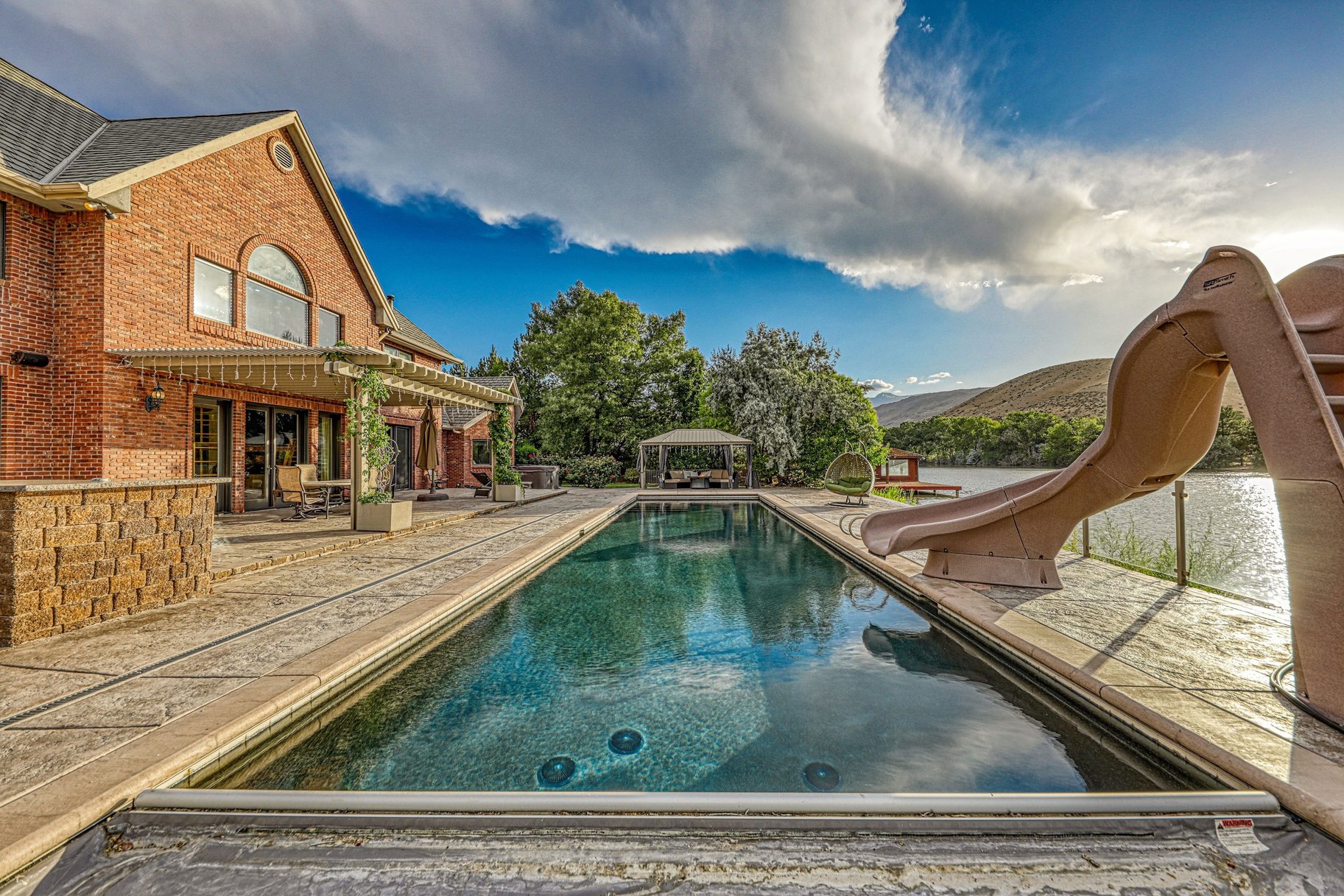  A Rare Lakefront Estate in the Heart of Reno no in One of Northern Nevada