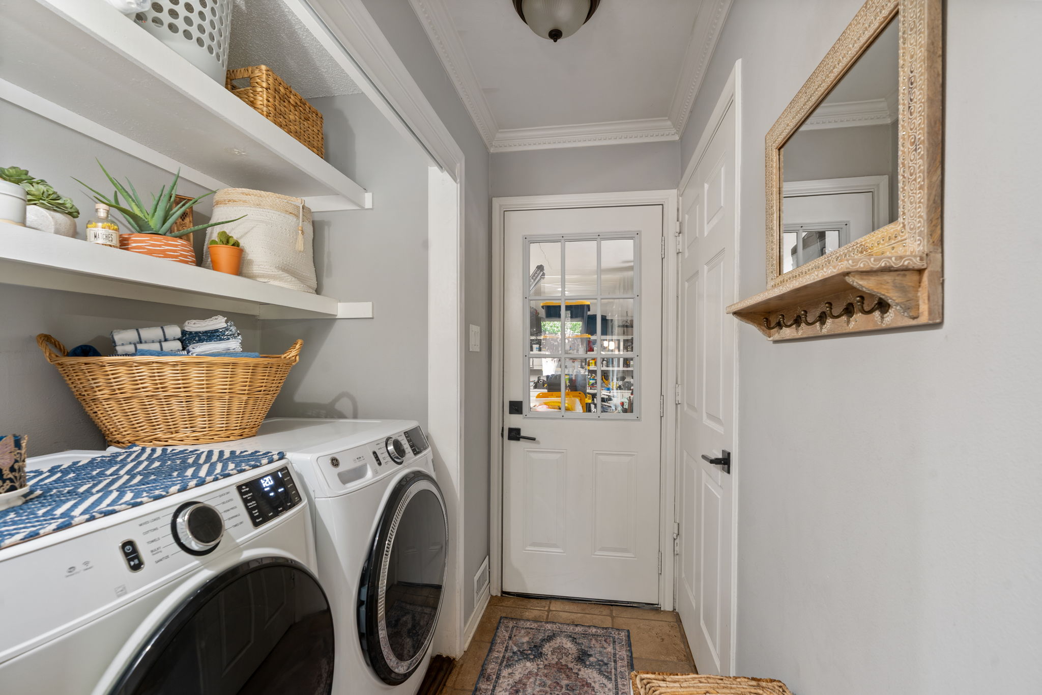  9683 Whitehurst Drive - 物件實景